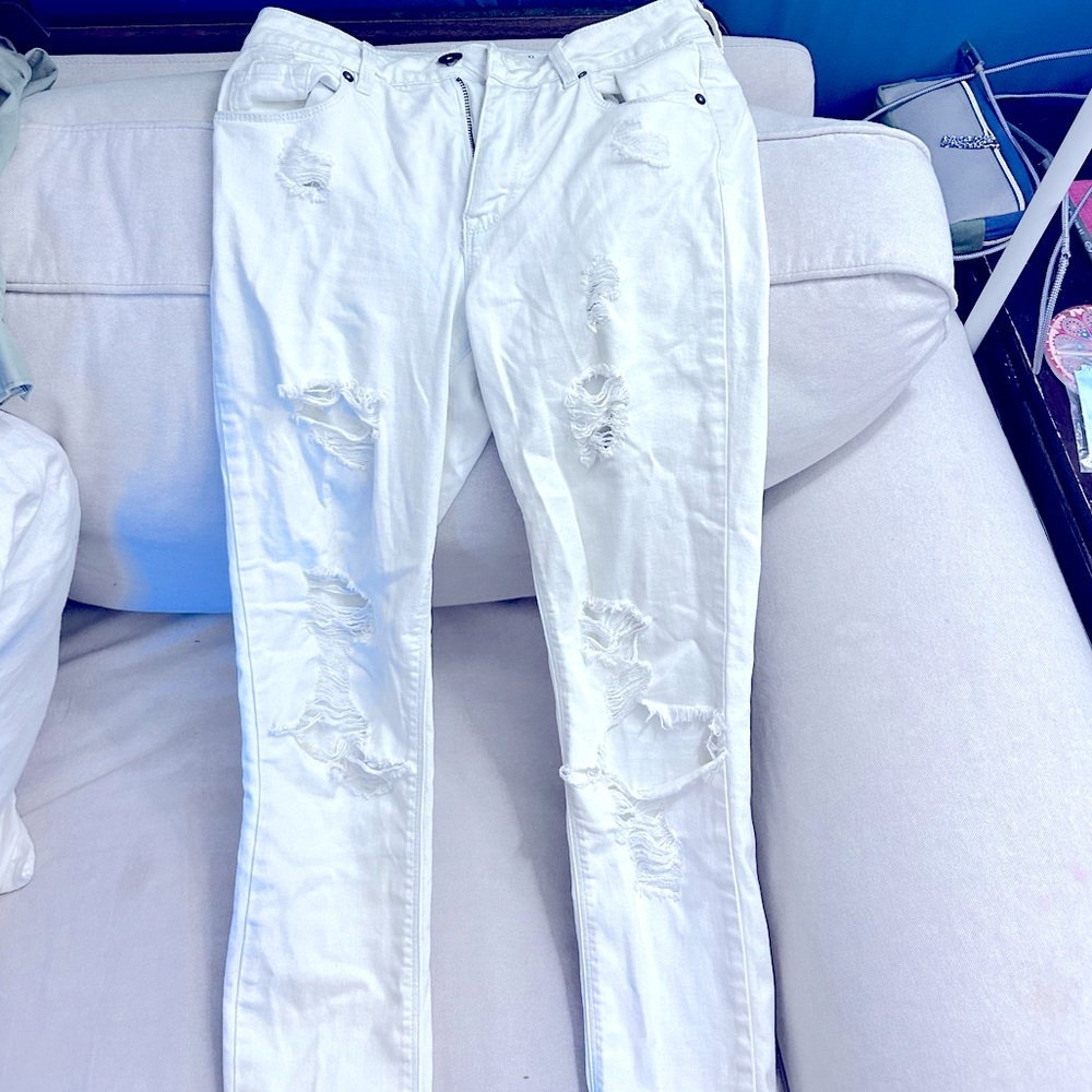White Bullhead (Pacsun) “Skinniest” High Rise/High Waist Ripped Jeans SIZE 3